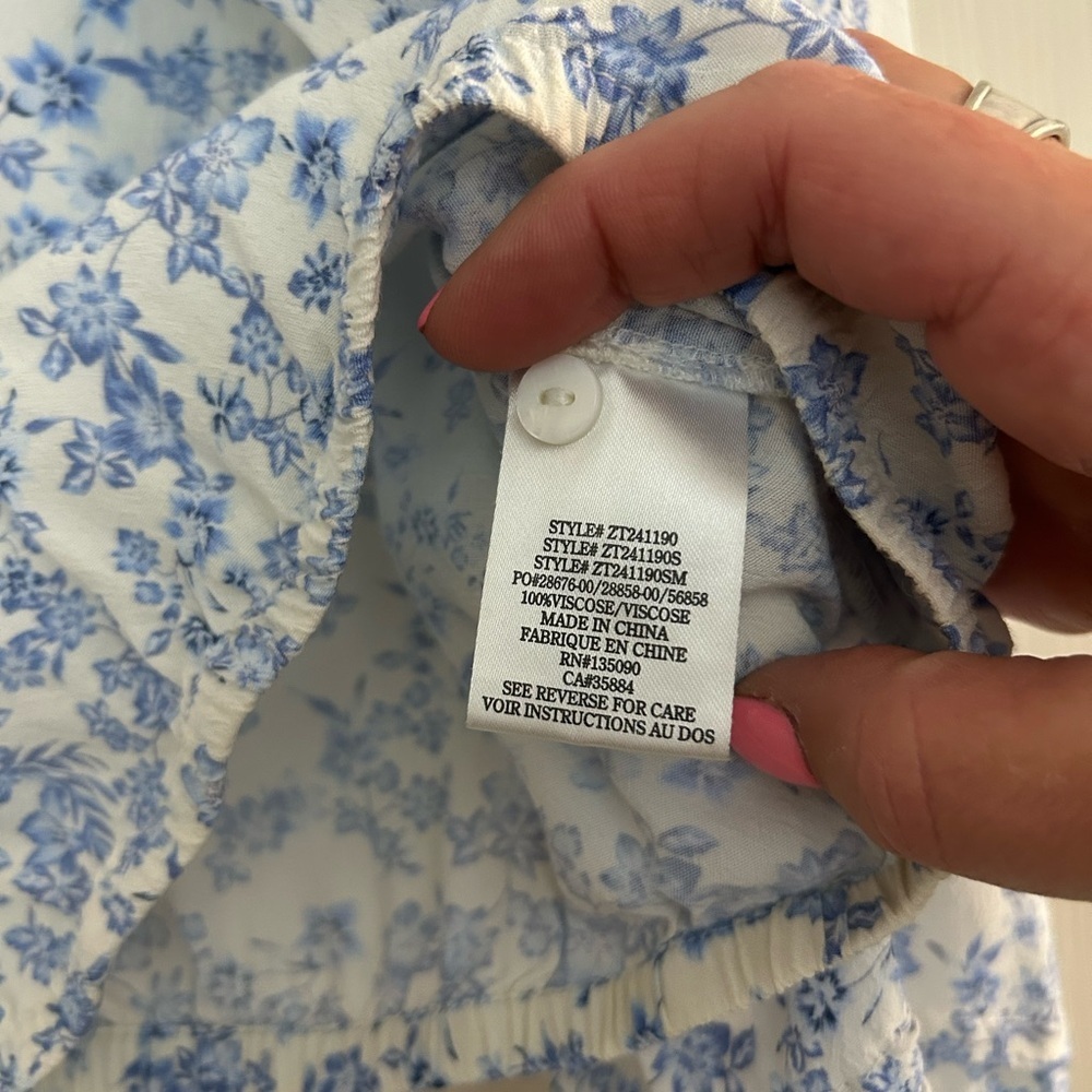 Z Supply Nylah Tropez Cottagecore Light Blue White Cropped Floral Top Size L - Picture 10 of 15